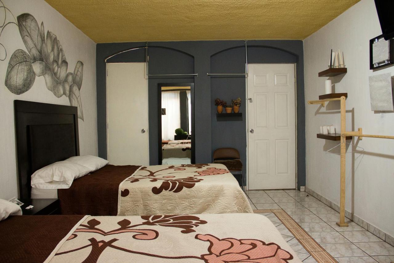 Hotel Boutique Charlotte Arandas Luaran gambar